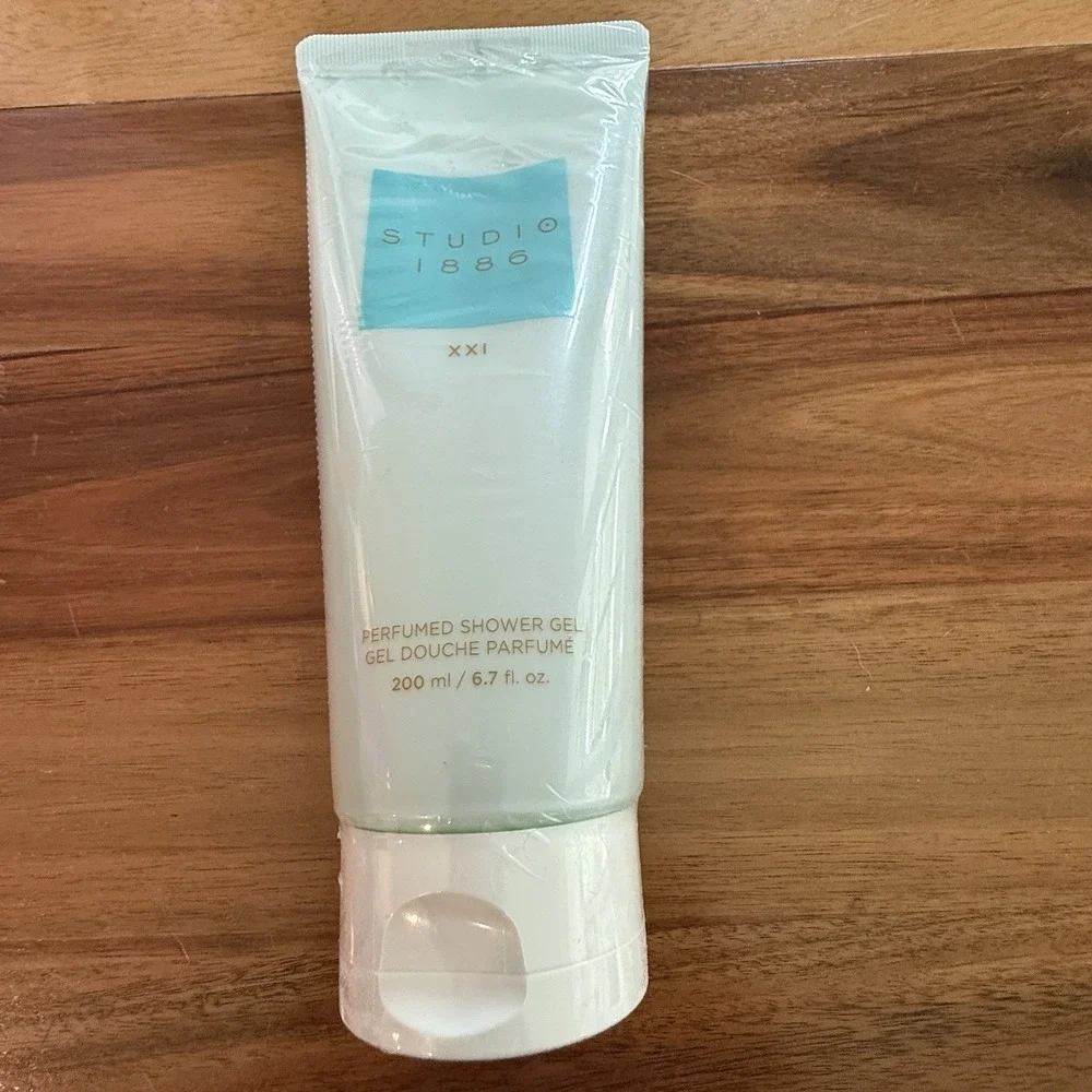 Avon Studio 1886 XXI Perfumed Shower Gel - 6.7 Fl. Oz. - Full Size - New, Sealed